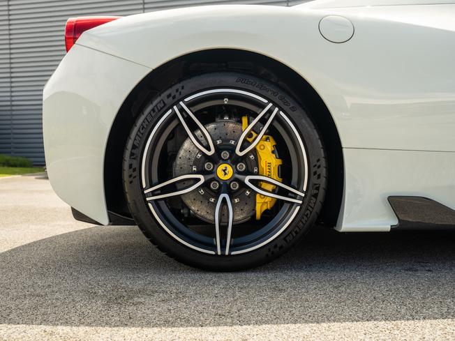 FERRARI 458 Speciale A Photo 17