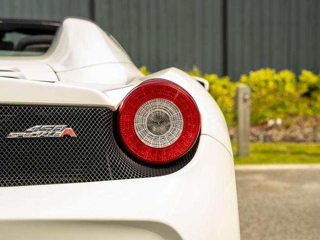 FERRARI 458 Speciale A Photo 21