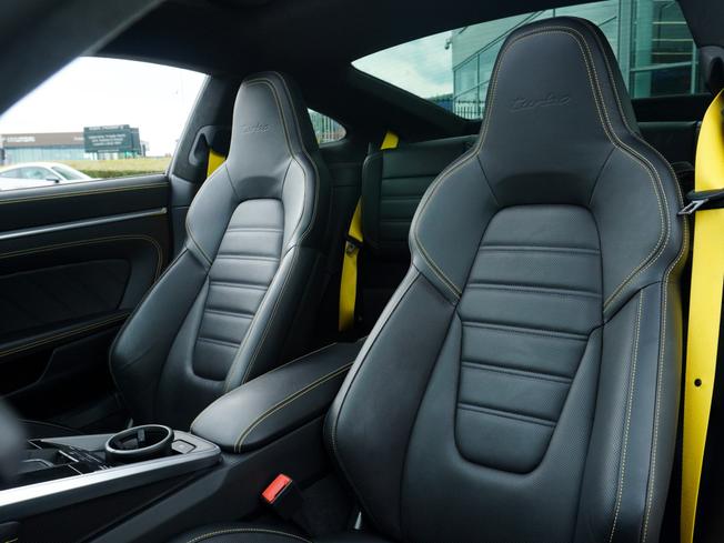 PORSCHE 911 Photo 15