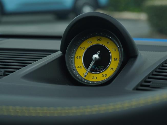 PORSCHE 911 Photo 32