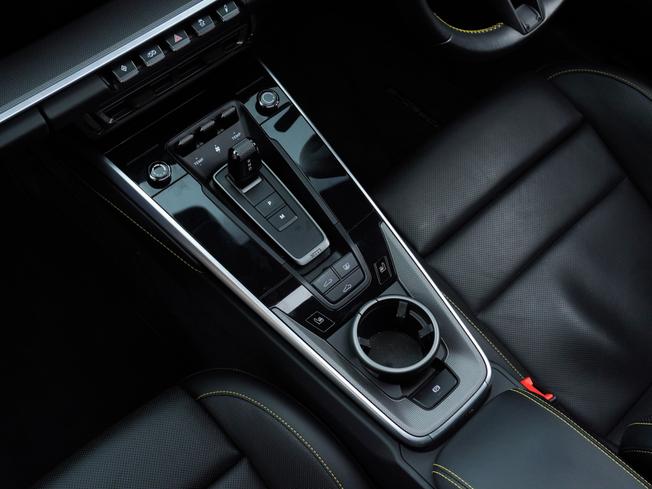 PORSCHE 911 Photo 39