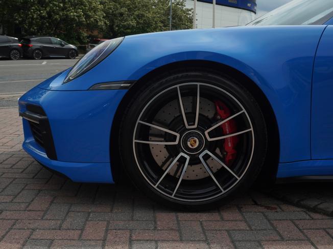 PORSCHE 911 Photo 4