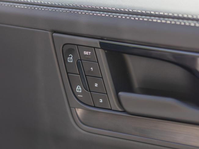 PORSCHE Cayenne Photo 26