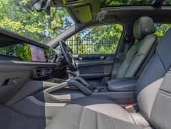 PORSCHE Cayenne Photo 3