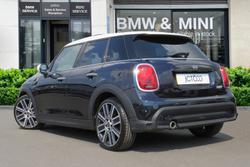 MINI Hatch Photo 2
