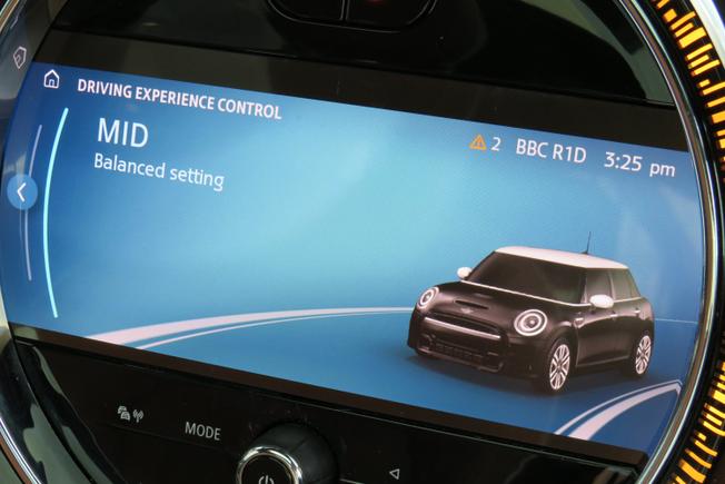 MINI Hatch Photo 24