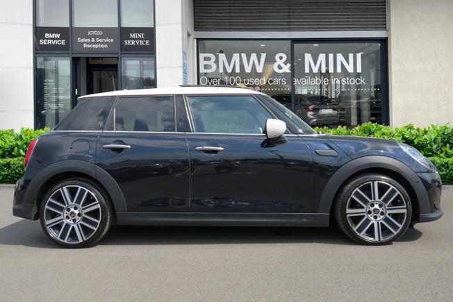 MINI Hatch Photo 3