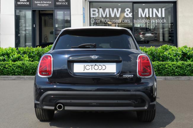 MINI Hatch Photo 5