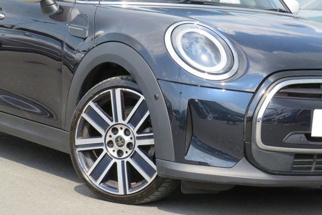 MINI Hatch Photo 6