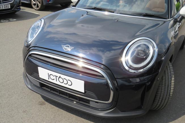 MINI Hatch Photo 8
