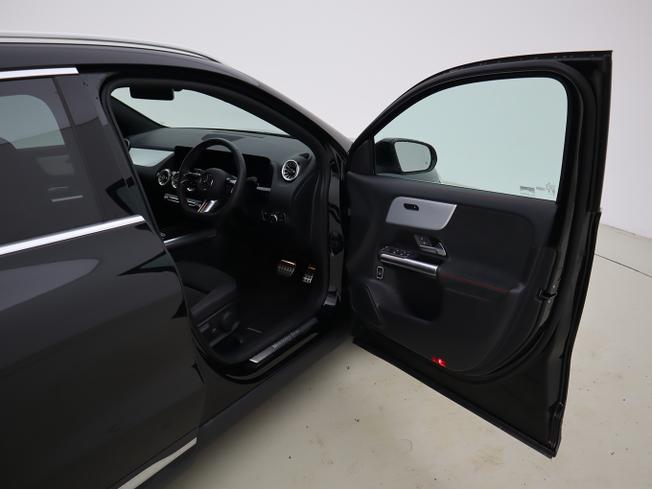 MERCEDES-BENZ GLA Photo 16