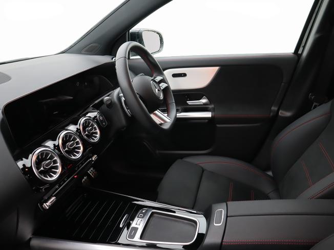 MERCEDES-BENZ GLA Photo 20