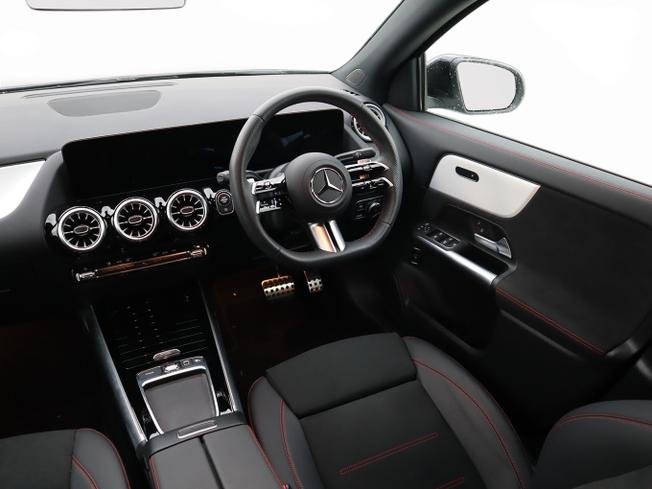 MERCEDES-BENZ GLA Photo 23
