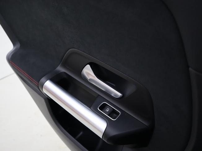 MERCEDES-BENZ GLA Photo 24