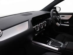 MERCEDES-BENZ GLA Photo 3