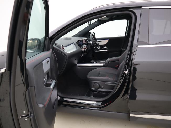 MERCEDES-BENZ GLA Photo 44