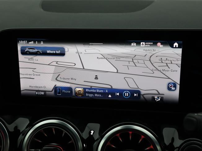 MERCEDES-BENZ GLA Photo 5