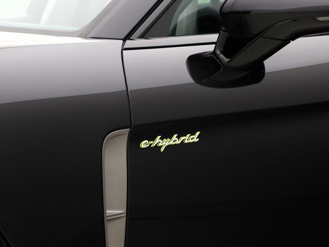 PORSCHE Panamera Photo 15