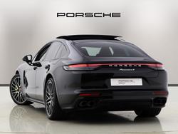 PORSCHE Panamera Photo 2