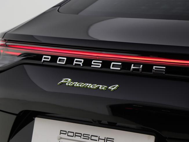 PORSCHE Panamera Photo 20