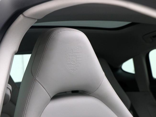 PORSCHE Panamera Photo 33
