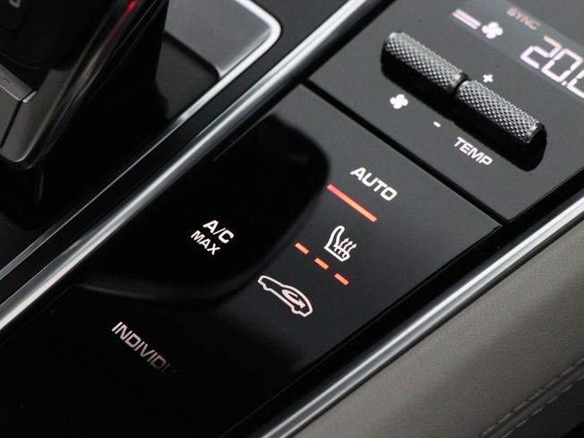 PORSCHE Panamera Photo 48