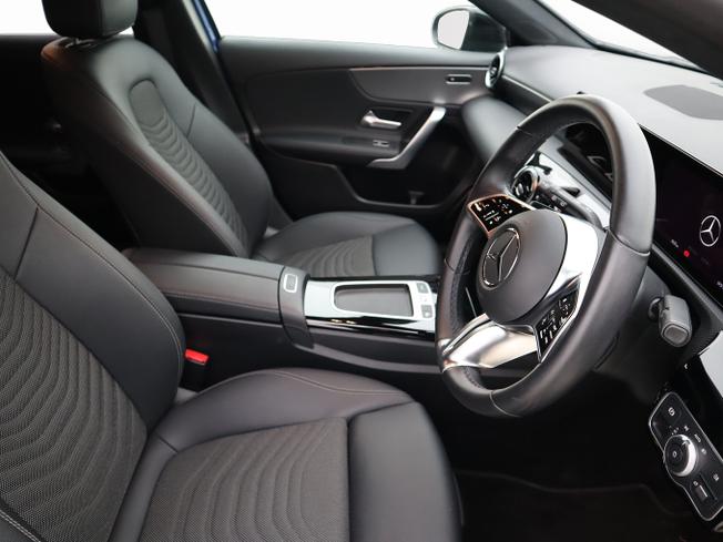 MERCEDES-BENZ A Class Photo 14