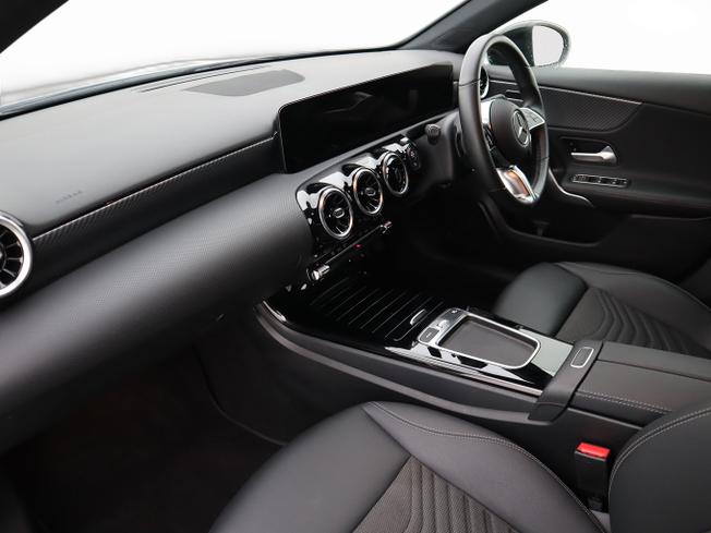 MERCEDES-BENZ A Class Photo 21