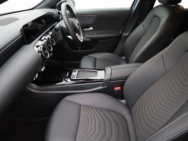 MERCEDES-BENZ A Class Photo 22