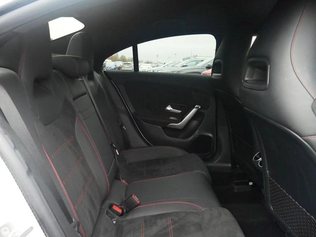 MERCEDES-BENZ Cla Class Photo 16