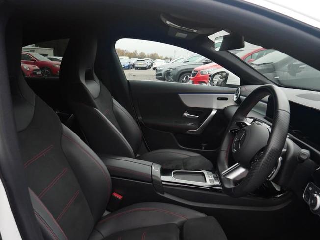 MERCEDES-BENZ Cla Class Photo 19