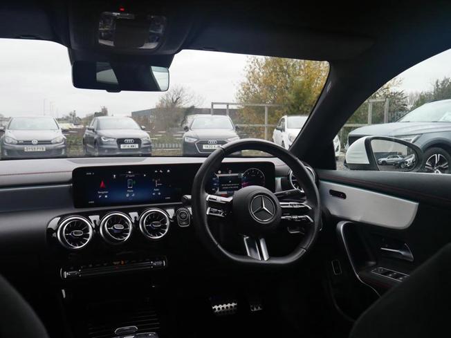 MERCEDES-BENZ Cla Class Photo 25