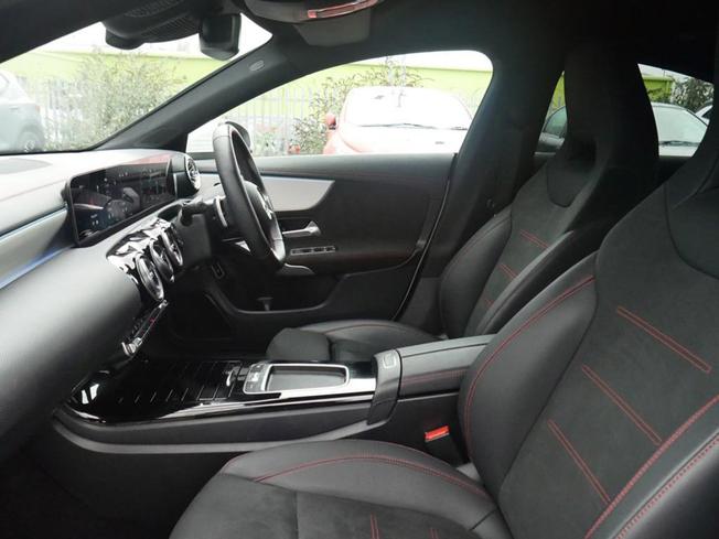 MERCEDES-BENZ Cla Class Photo 3