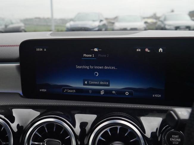 MERCEDES-BENZ Cla Class Photo 31