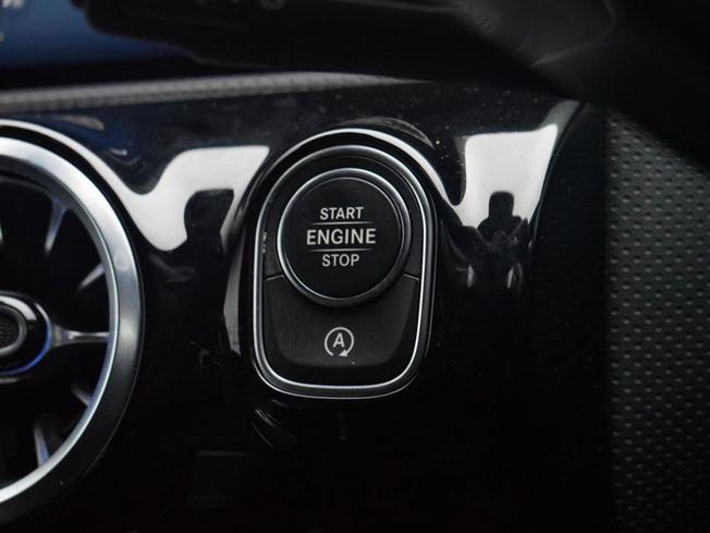 MERCEDES-BENZ Cla Class Photo 39