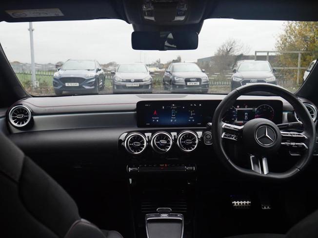 MERCEDES-BENZ Cla Class Photo 5