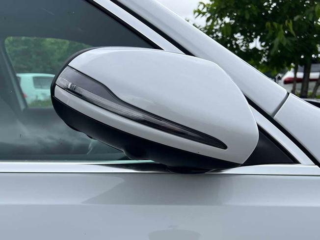 MERCEDES-BENZ Eqb Photo 16