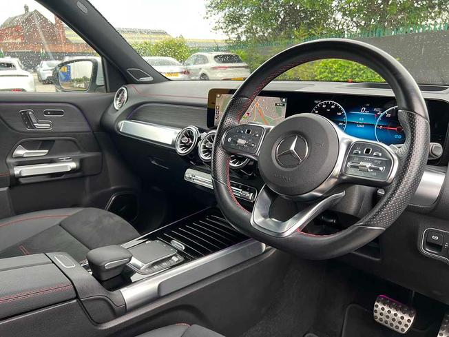 MERCEDES-BENZ Eqb Photo 26