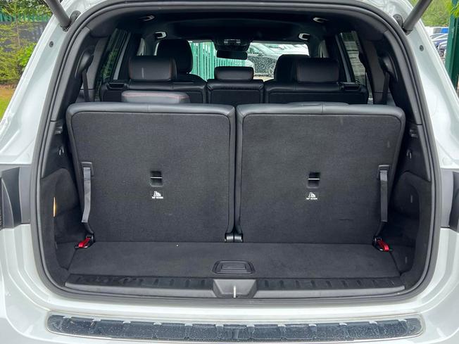 MERCEDES-BENZ Eqb Photo 9