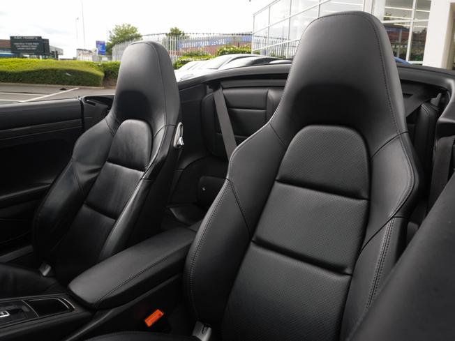 PORSCHE 911 Photo 13