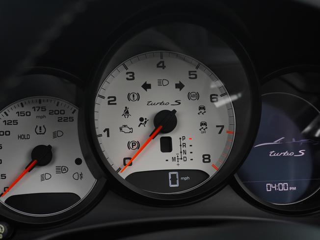 PORSCHE 911 Photo 19