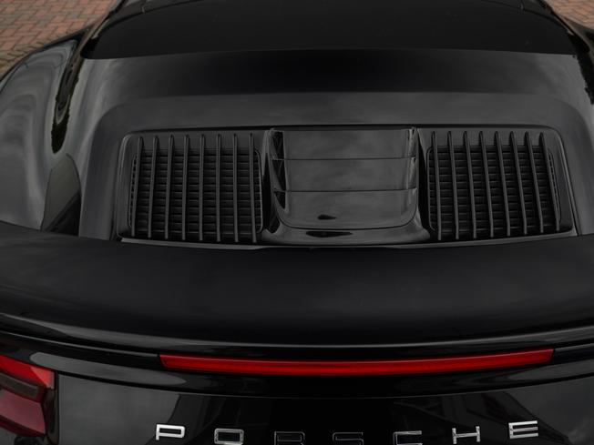 PORSCHE 911 Photo 26