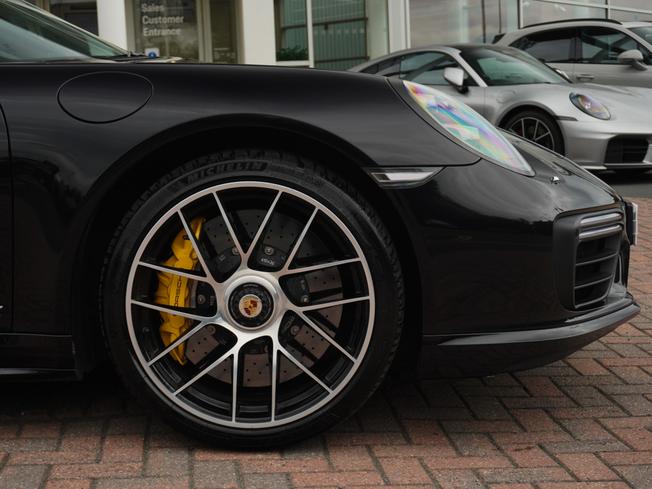 PORSCHE 911 Photo 3