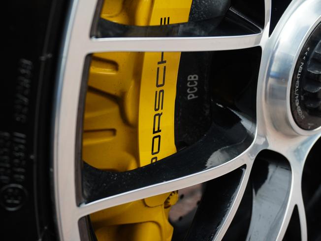 PORSCHE 911 Photo 39