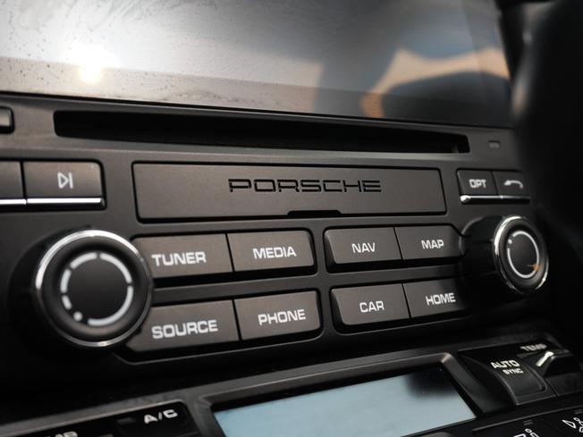 PORSCHE 911 Photo 46