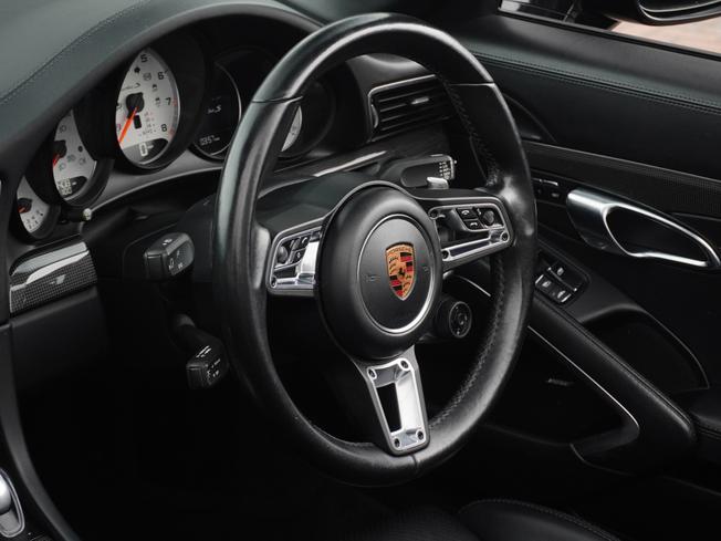 PORSCHE 911 Photo 7