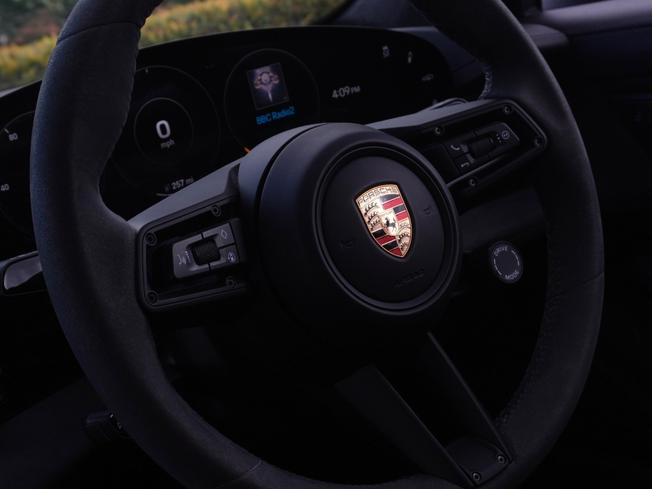PORSCHE Taycan Photo 36