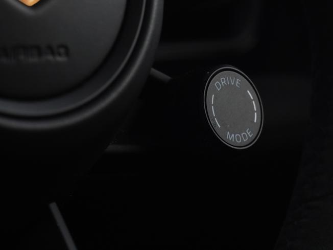 PORSCHE Taycan Photo 45