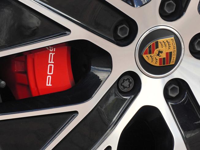 PORSCHE Taycan Photo 47