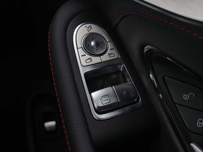 MERCEDES-BENZ C Class Photo 12